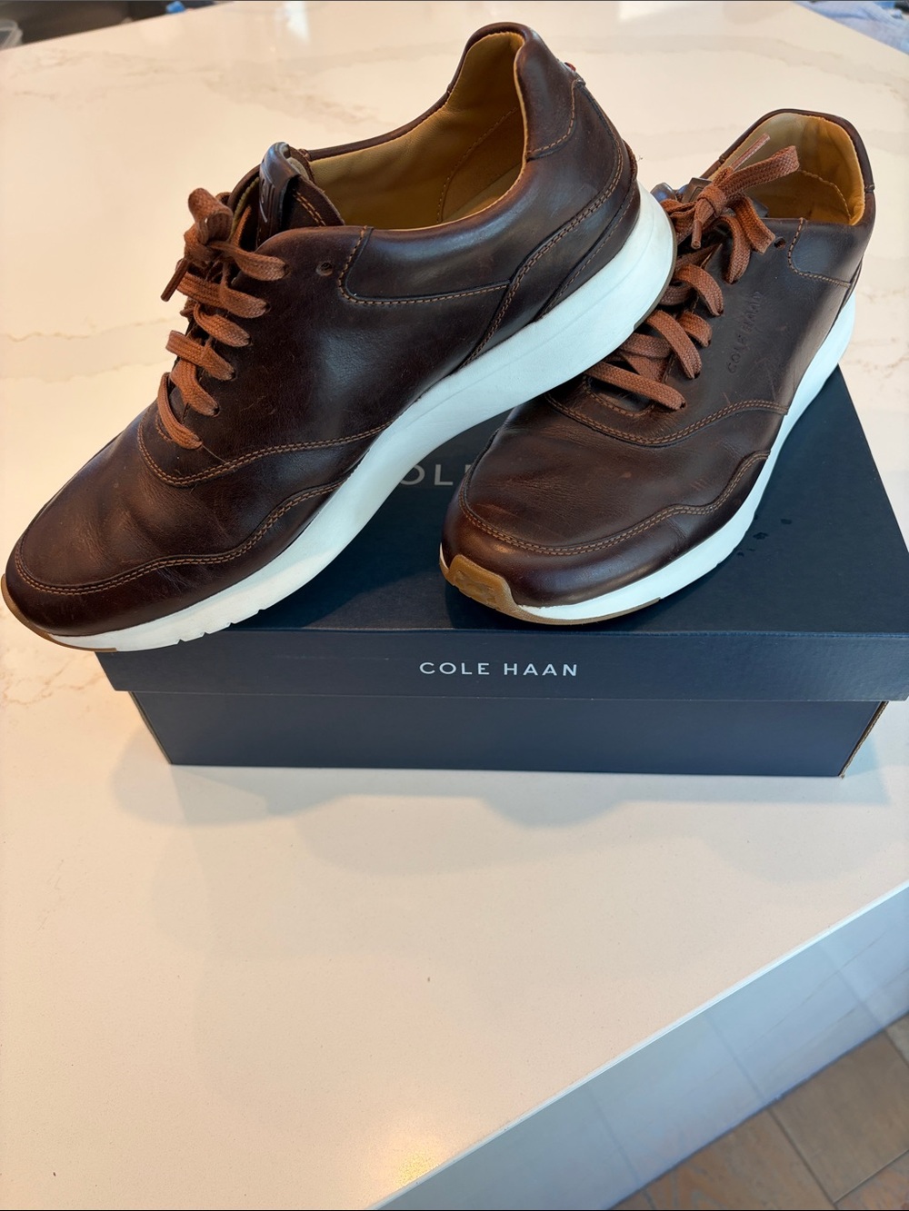 Men’s Cole Haan Brown Leather Lace-Up Shoes with off White Sole, size 10 M